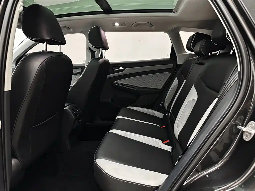 Jetta VS7