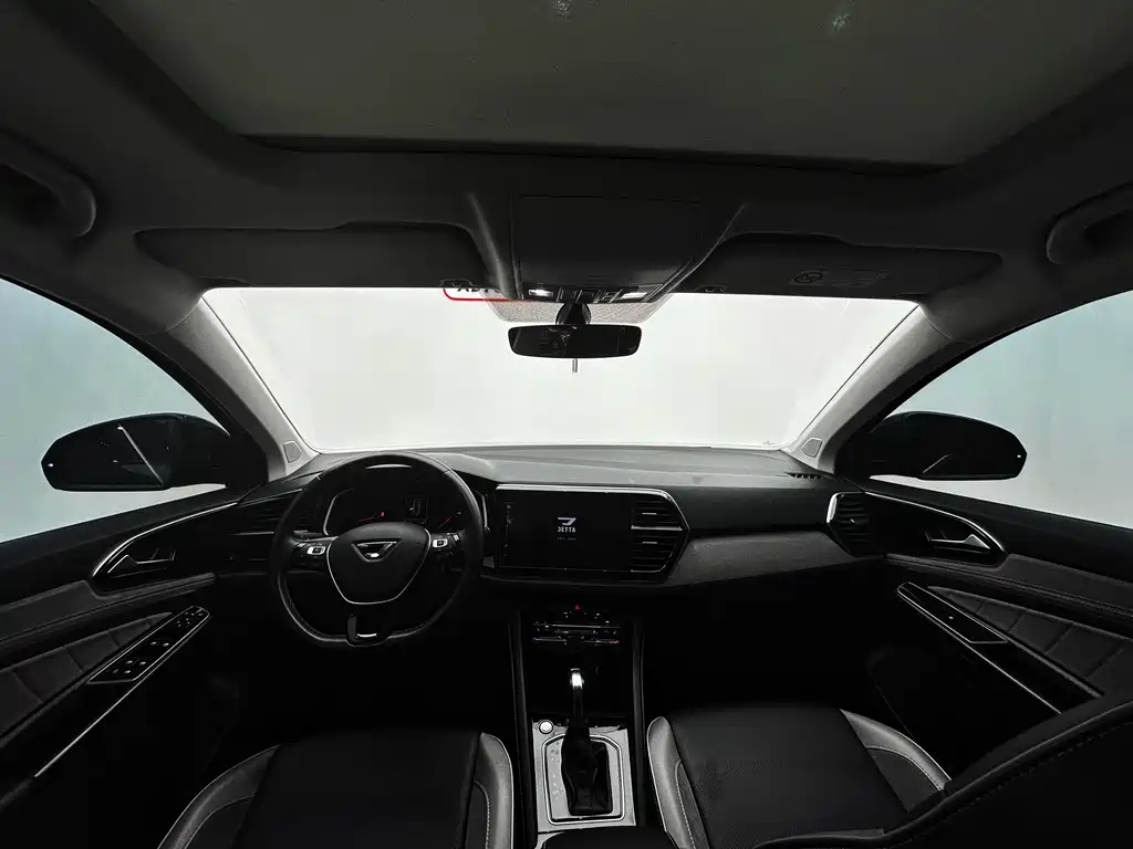 Jetta VS7