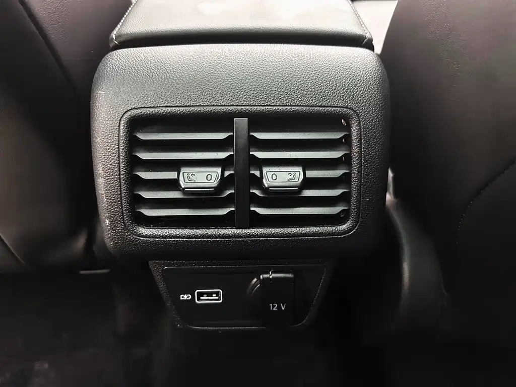 Jetta VS7