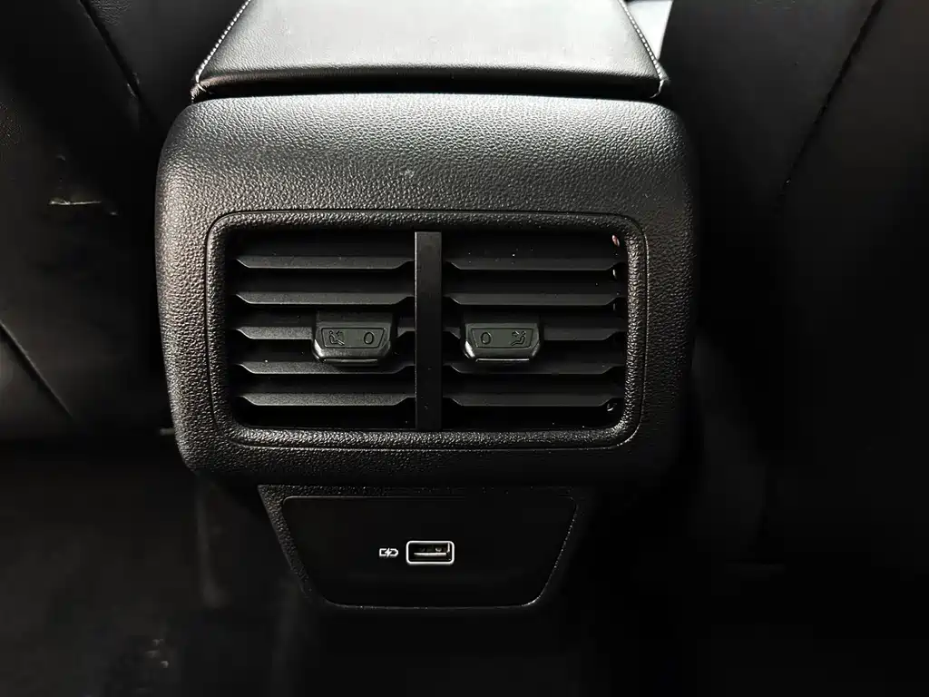 Jetta VS7