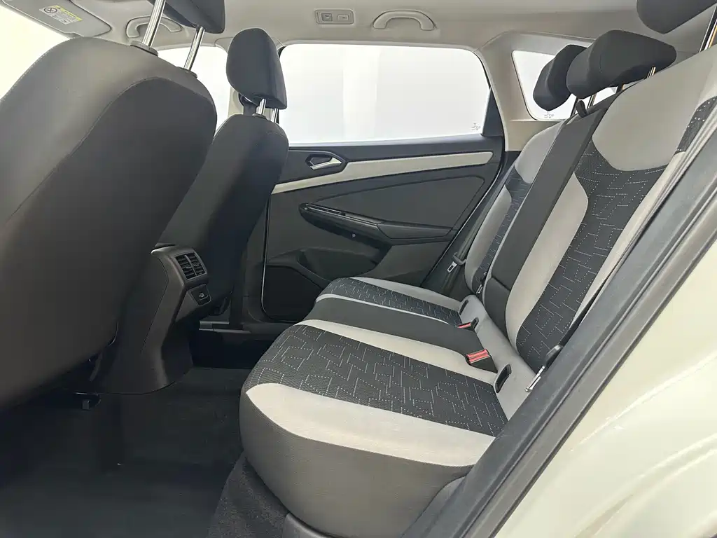 Jetta VS7