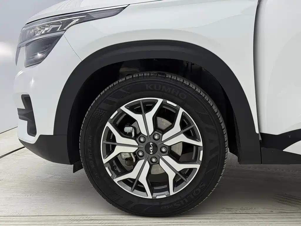 Kia KX3