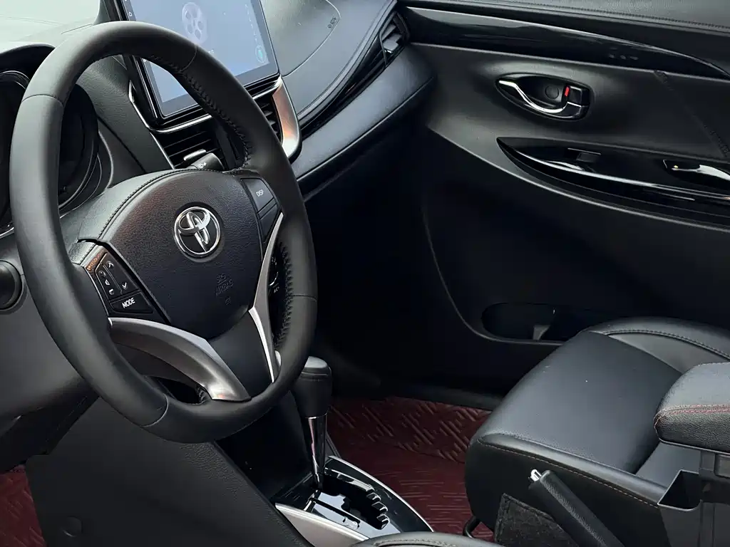 Toyota Yaris L