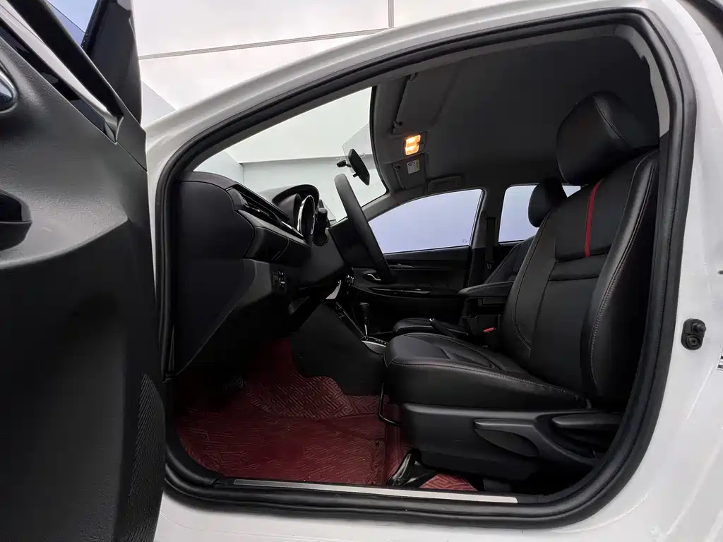 Toyota Yaris L