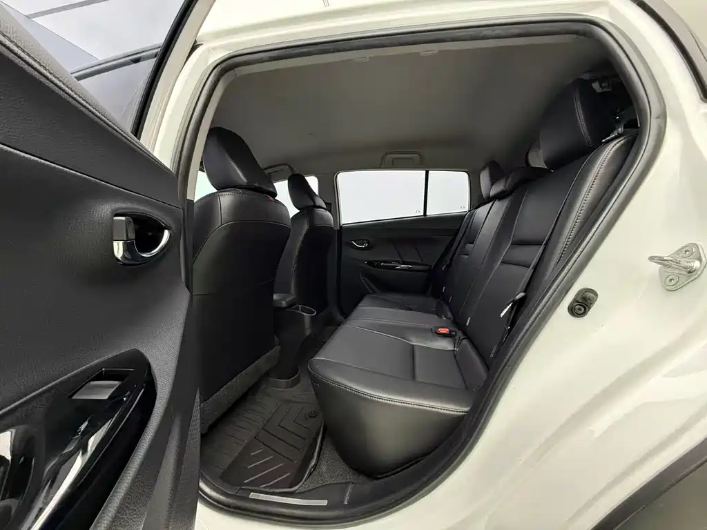 Toyota Yaris L