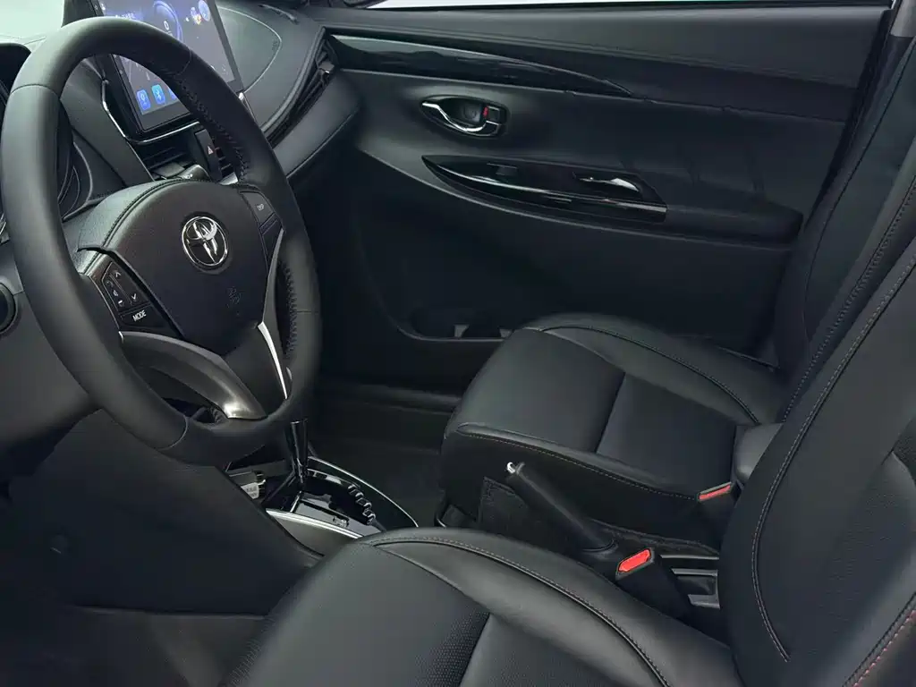Toyota Yaris L