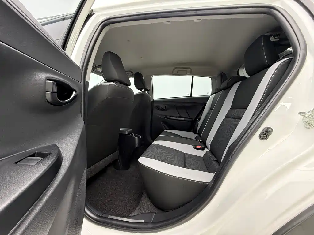 Toyota Yaris L