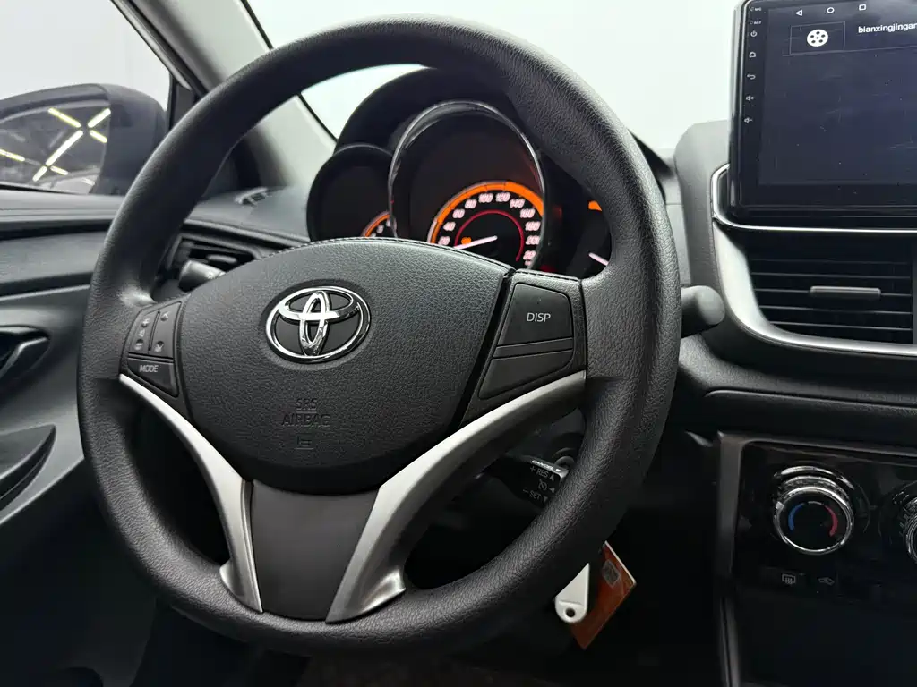 Toyota Yaris L
