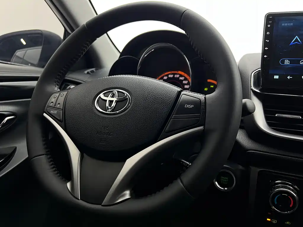 Toyota Yaris L