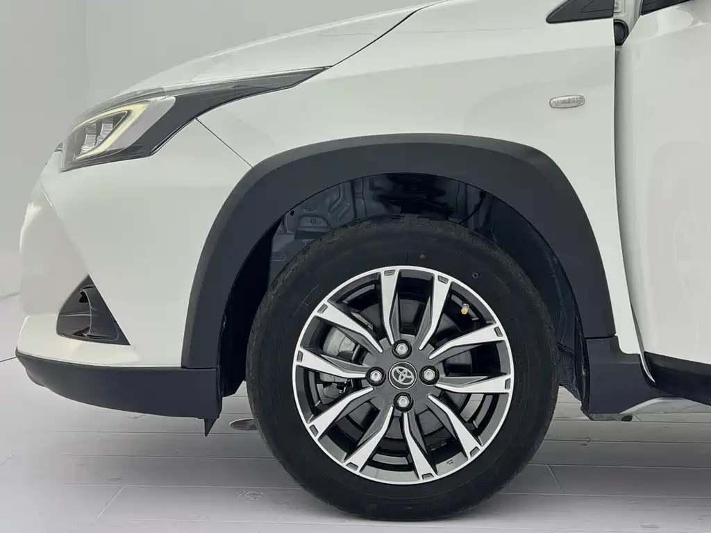 Toyota Yaris L