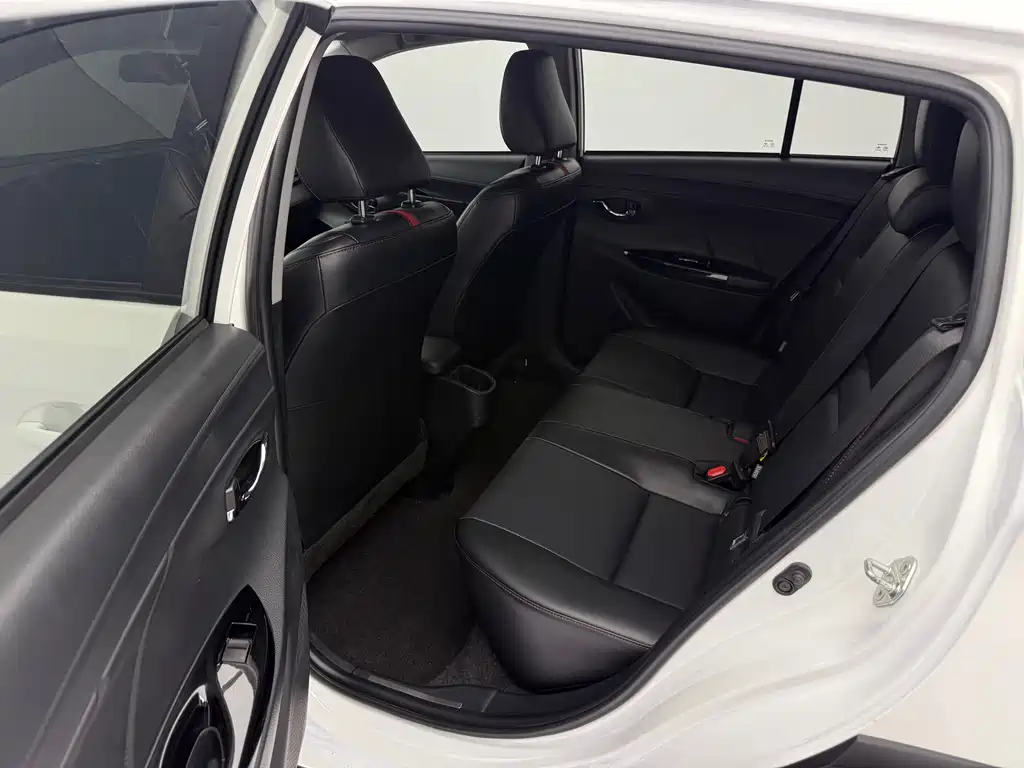 Toyota Yaris L