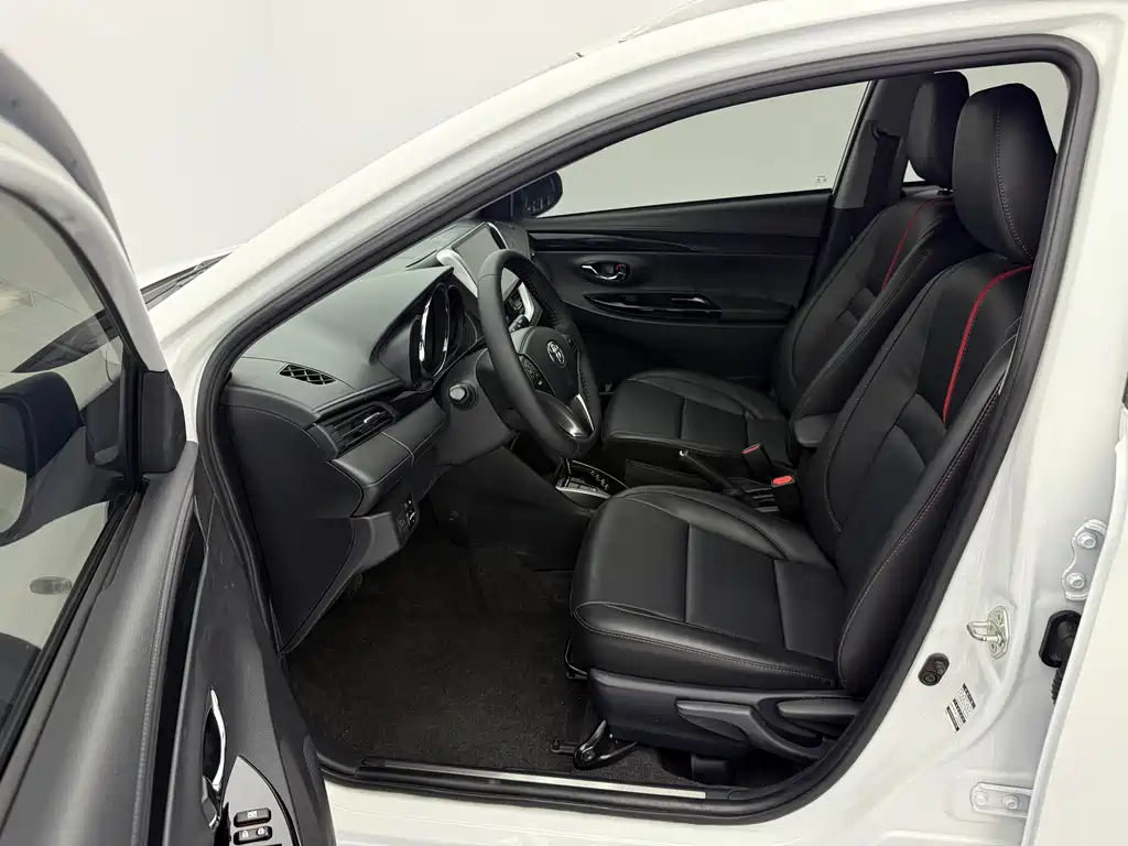Toyota Yaris L