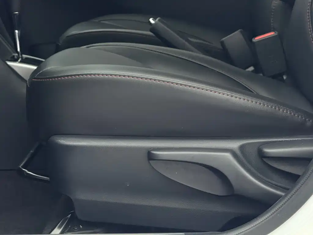 Toyota Yaris L