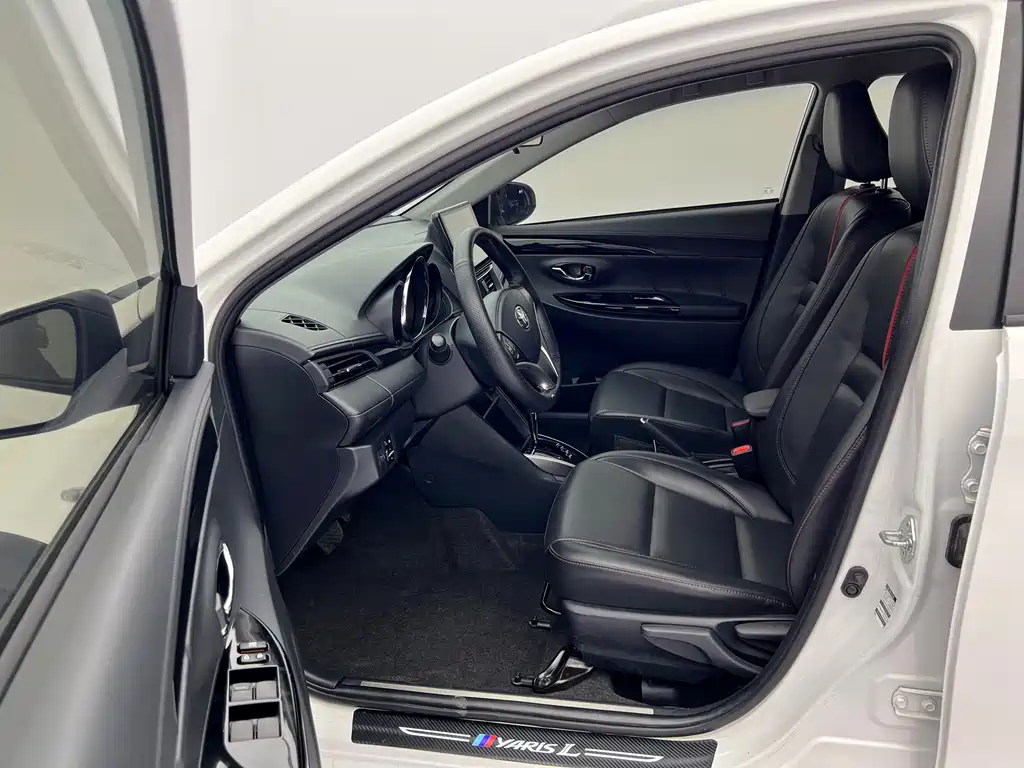 Toyota Yaris L