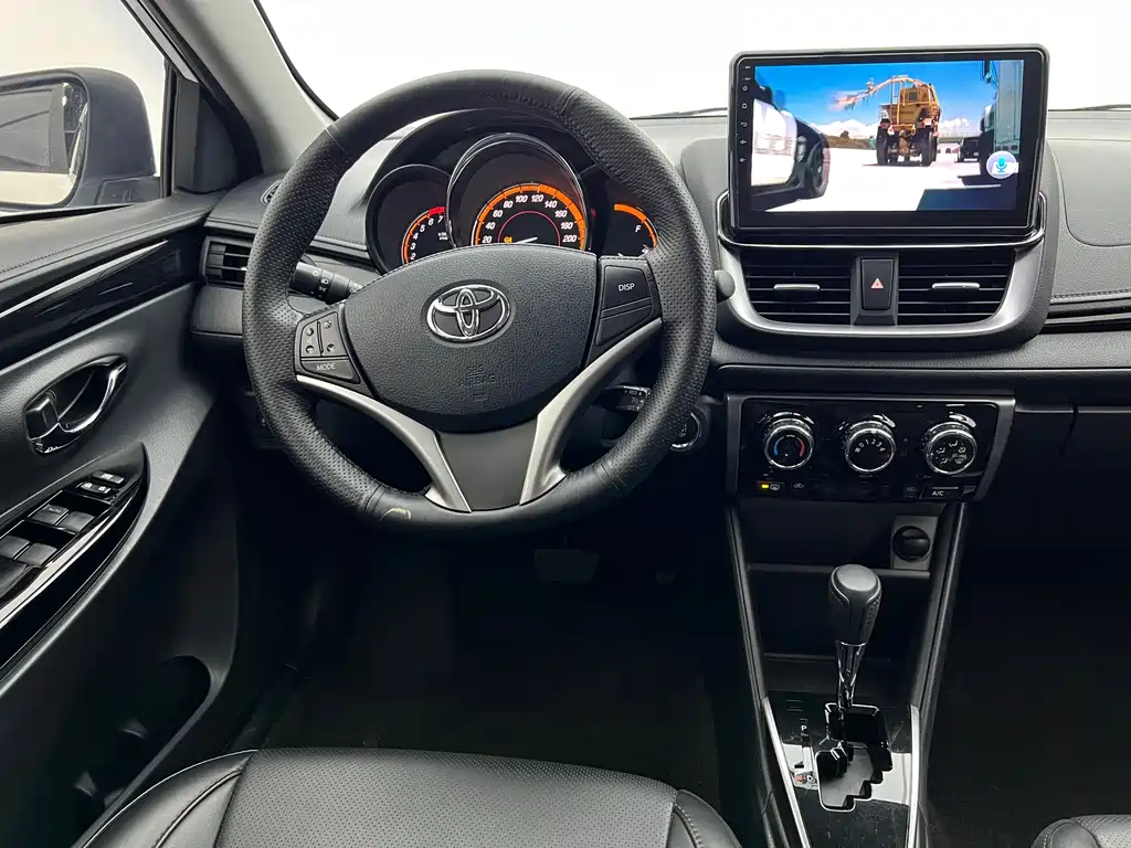 Toyota Yaris L