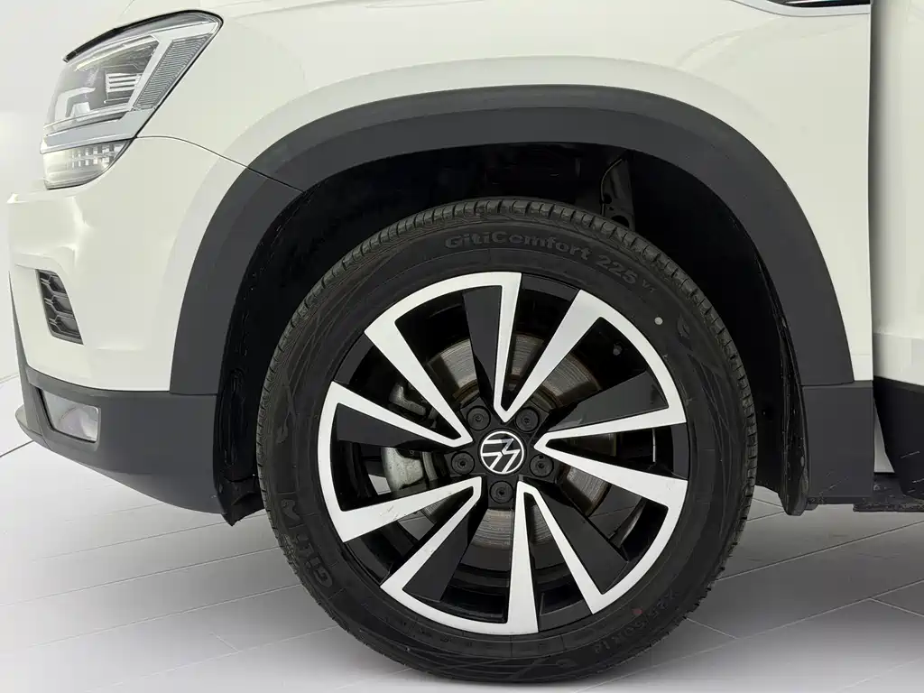 Volkswagen Tharu