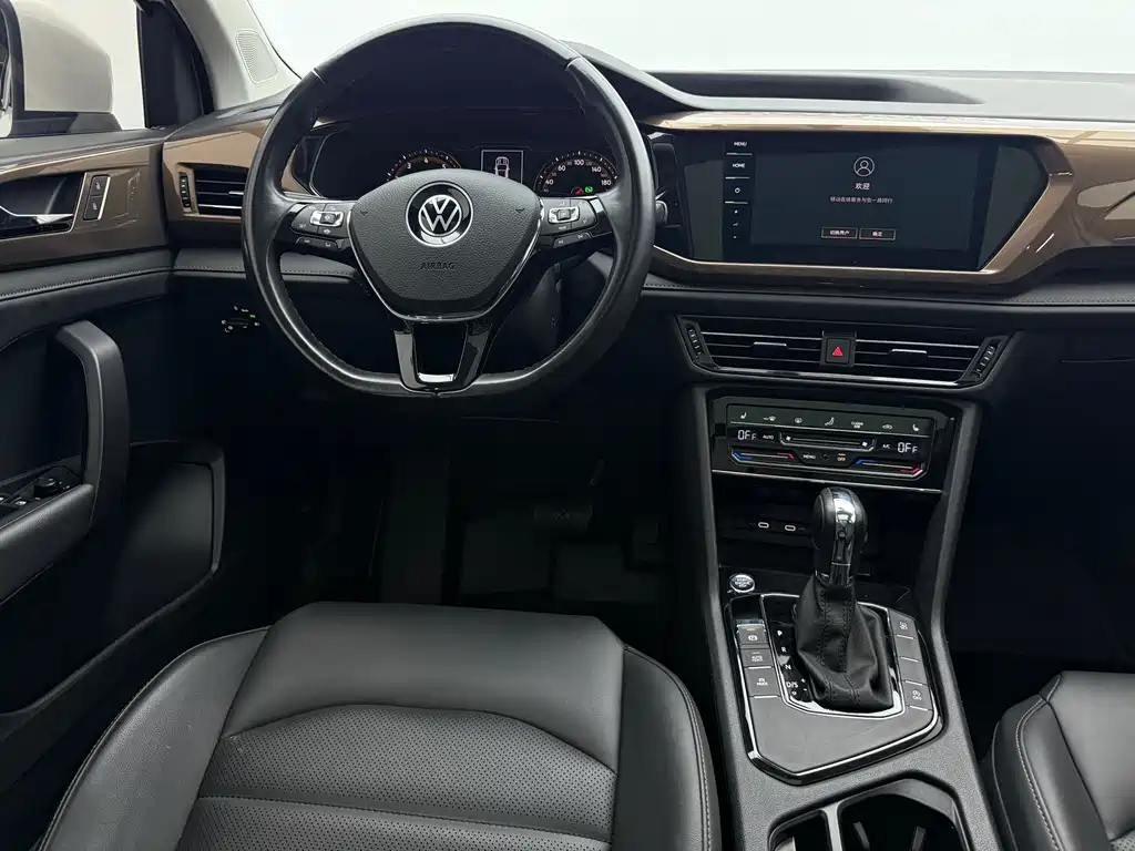 Volkswagen Tharu