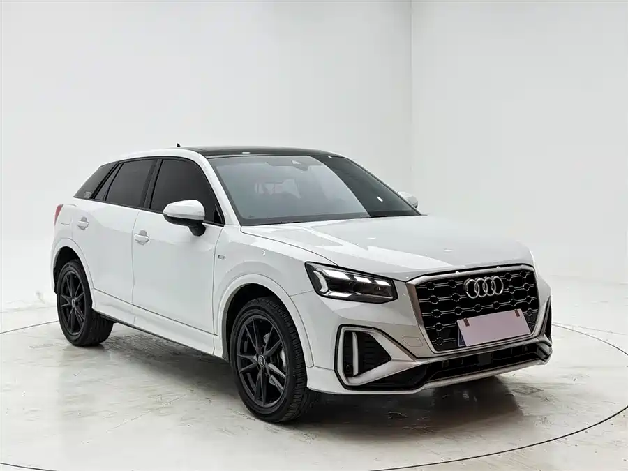 Audi Q2L