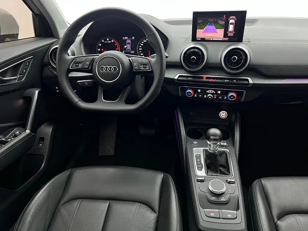 Audi Q2L