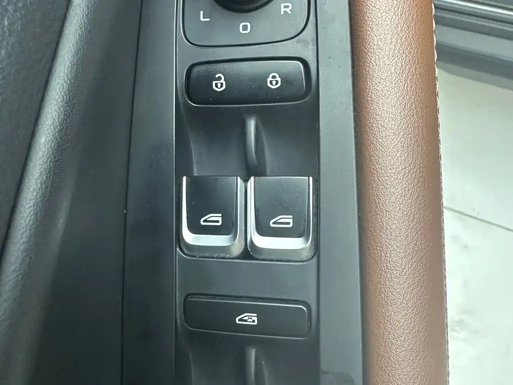 Geely Vision X6
