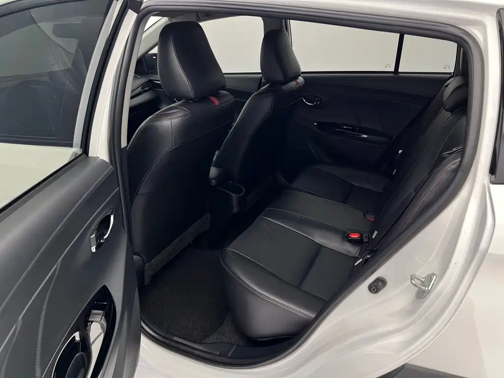 Toyota Yaris L