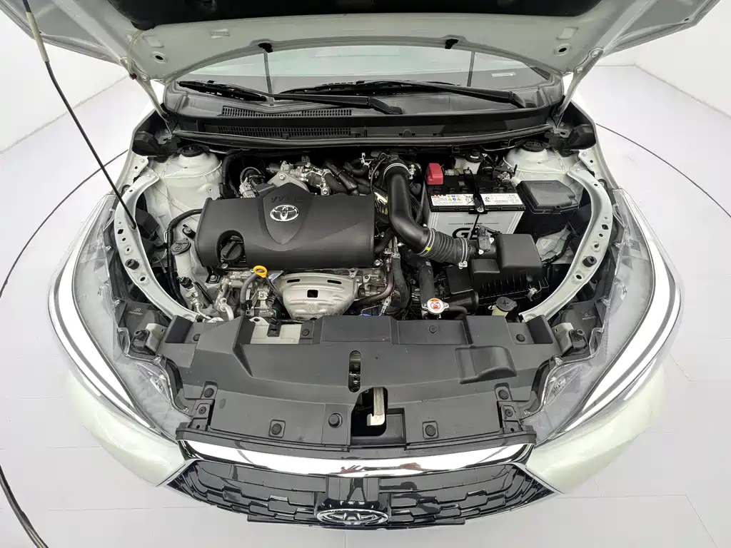 Toyota Yaris L