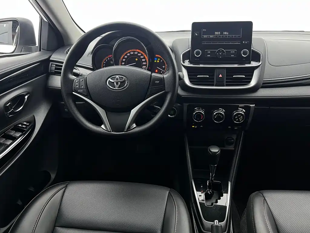 Toyota Yaris L