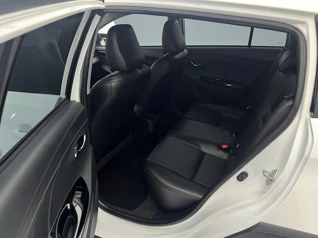 Toyota Yaris L