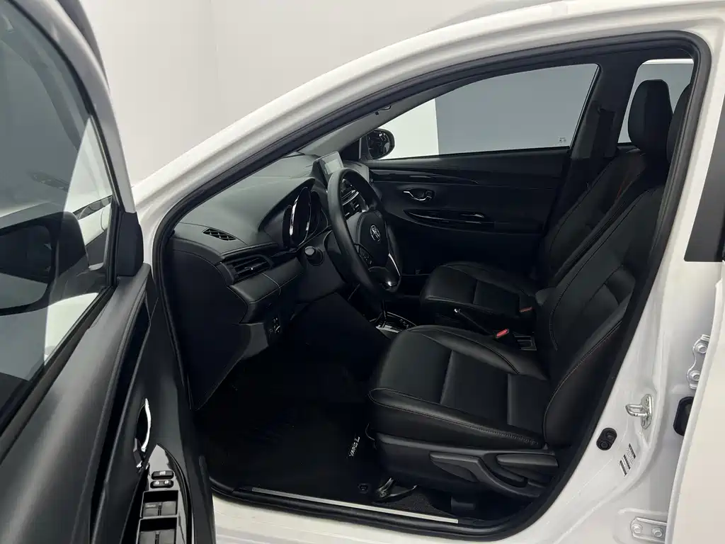 Toyota Yaris L