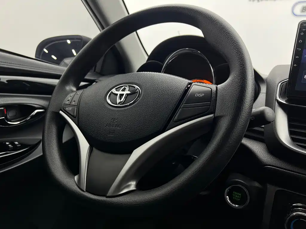 Toyota Yaris L