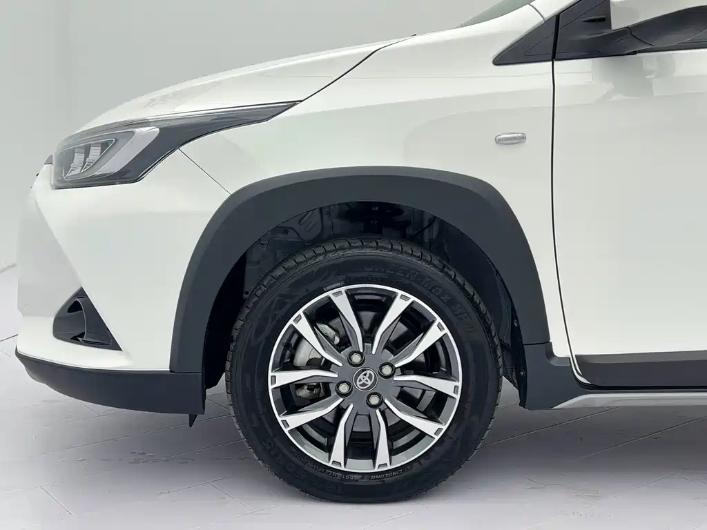 Toyota Yaris L
