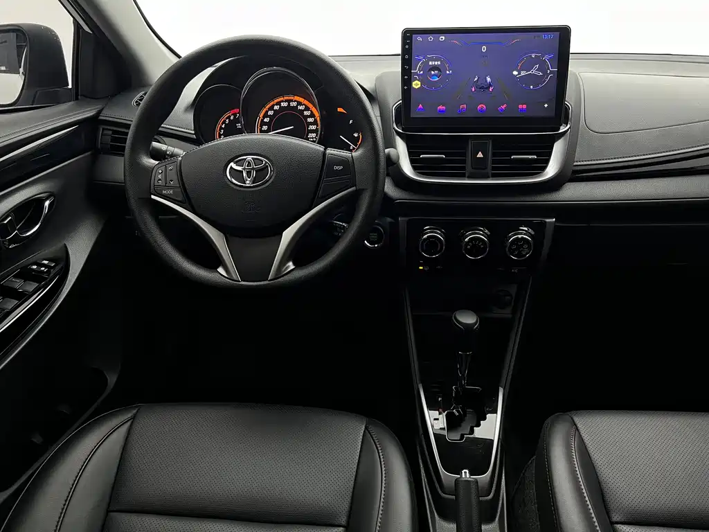 Toyota Yaris L