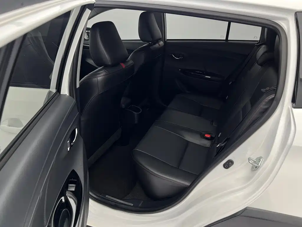Toyota Yaris L