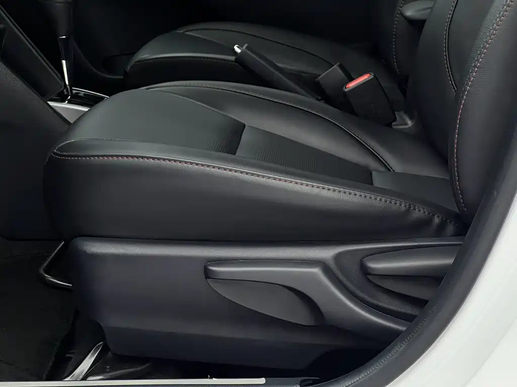 Toyota Yaris L