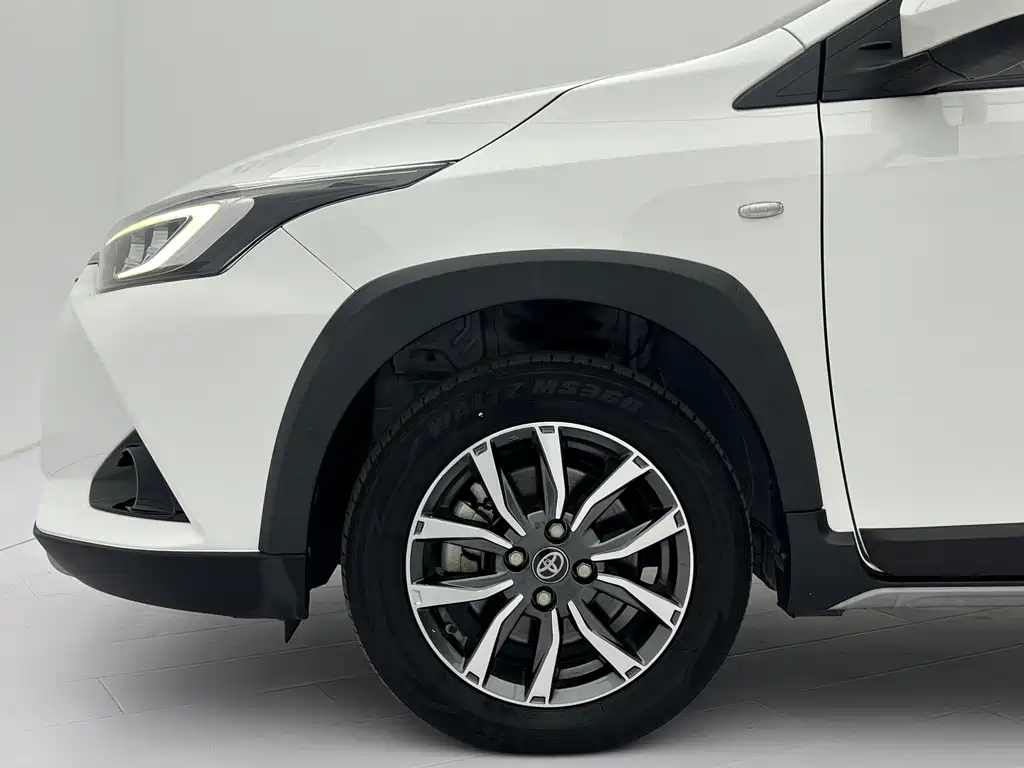 Toyota Yaris L