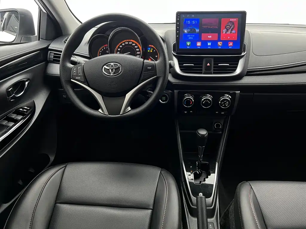 Toyota Yaris L