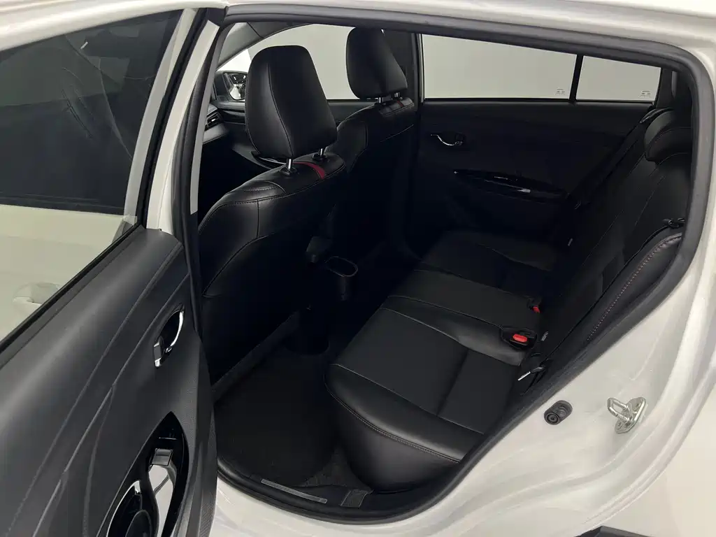 Toyota Yaris L