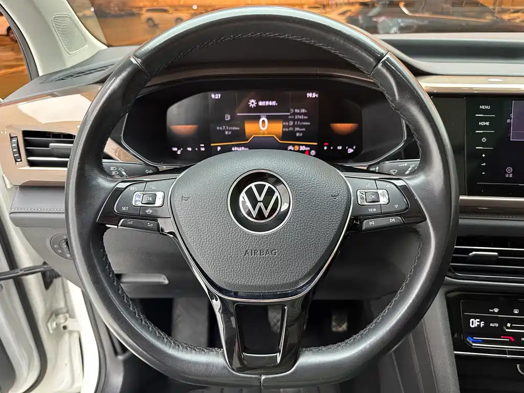 Volkswagen Tharu