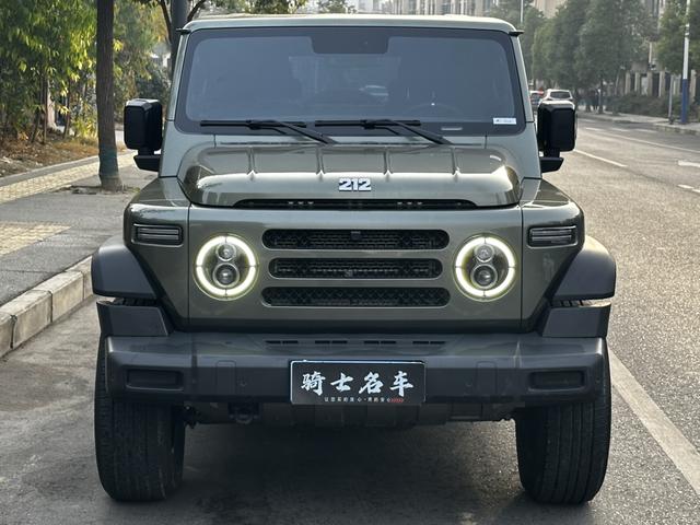 212 212 T01