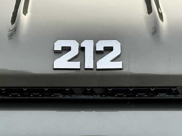 212 212 T01