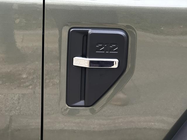 212 212 T01