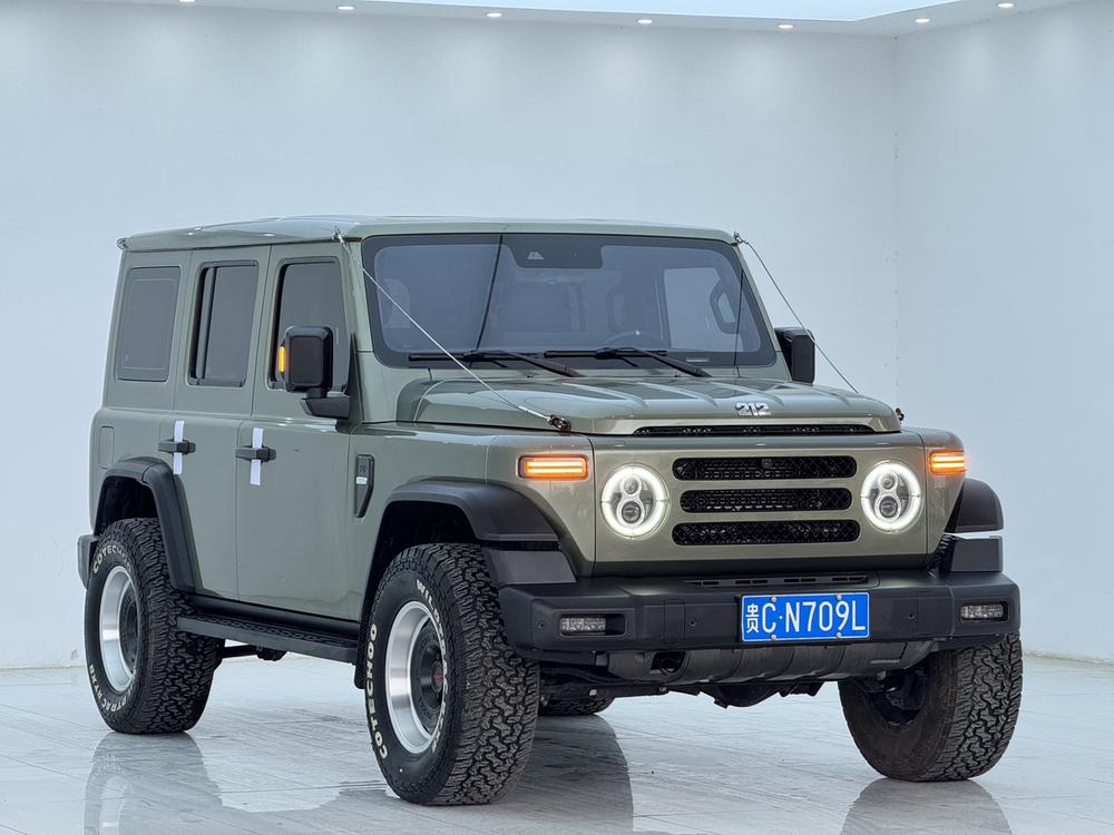 212 212 T01