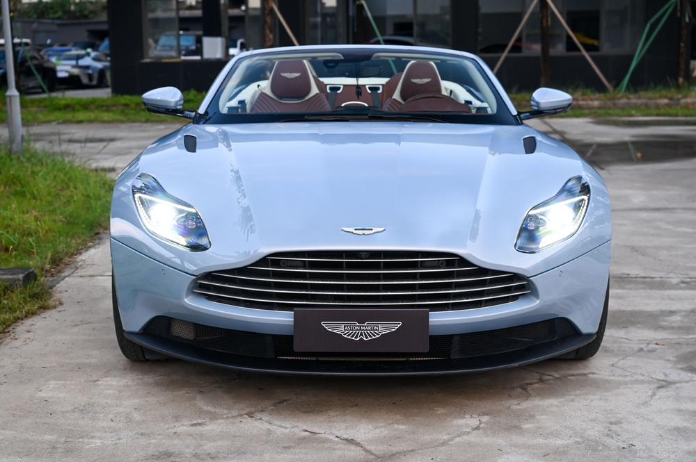 Aston Martin Aston Martin DB11