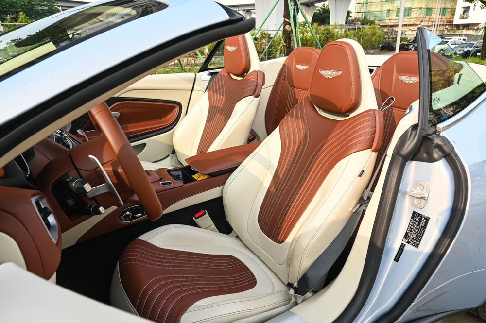 Aston Martin Aston Martin DB11