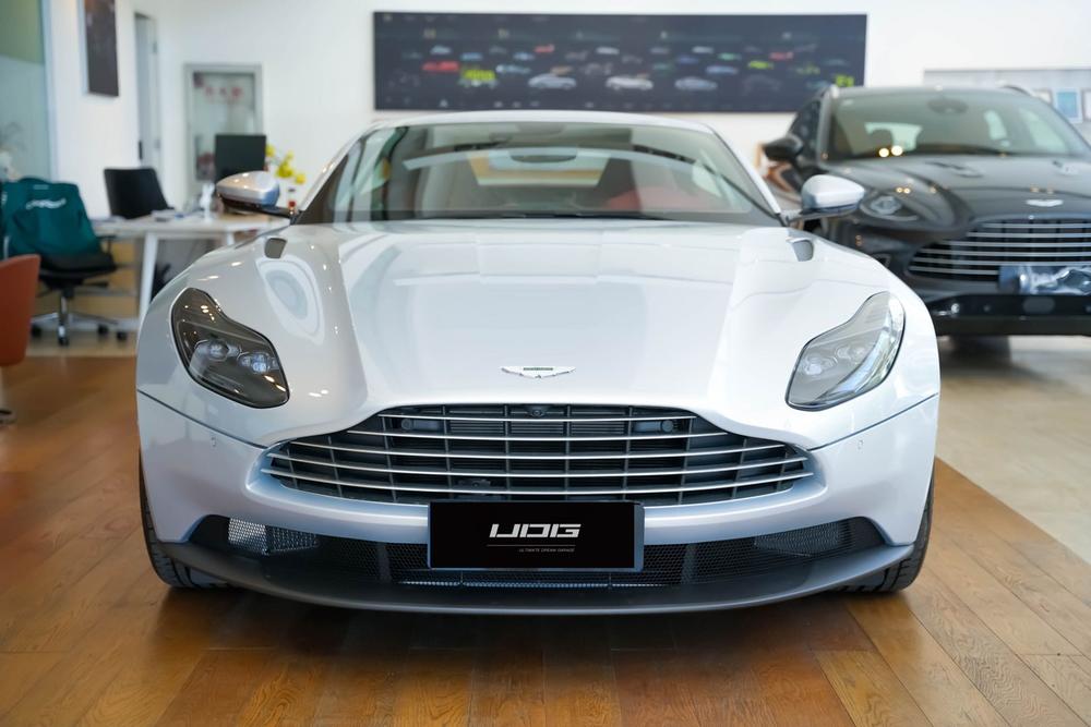 Aston Martin Aston Martin DB11