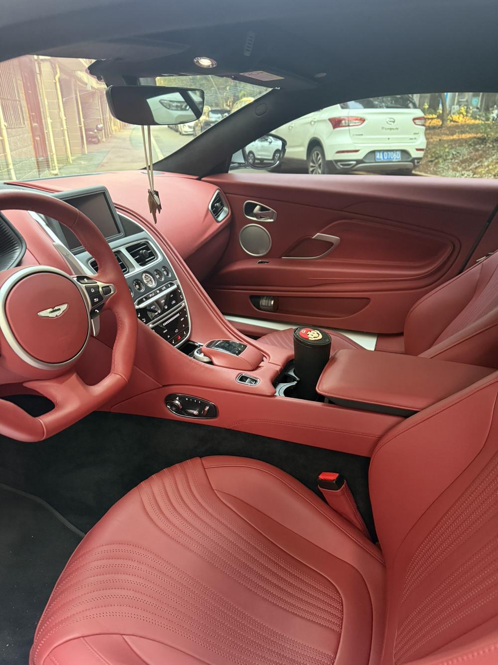 Aston Martin Aston Martin DB11