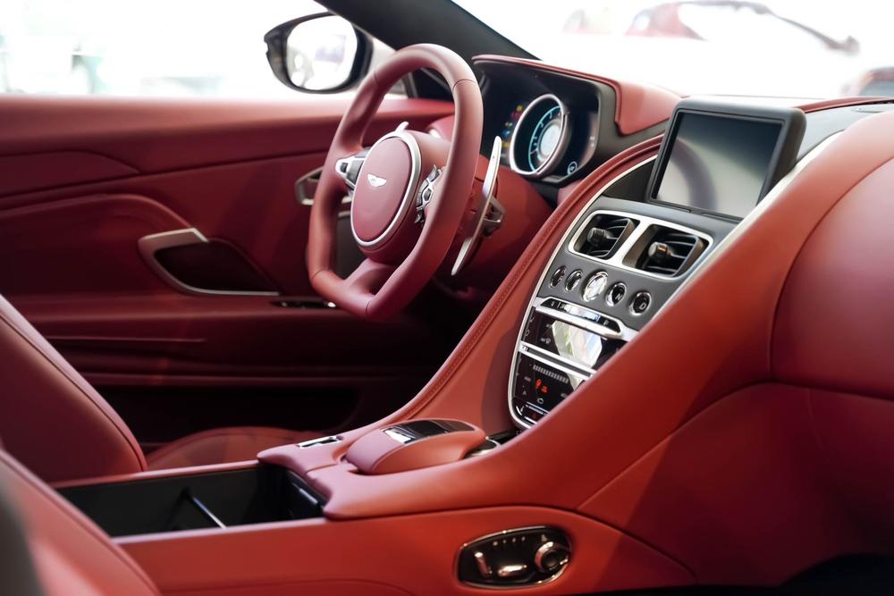 Aston Martin Aston Martin DB11