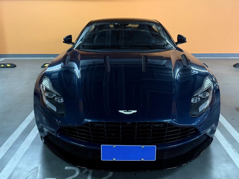 Aston Martin Aston Martin DB11