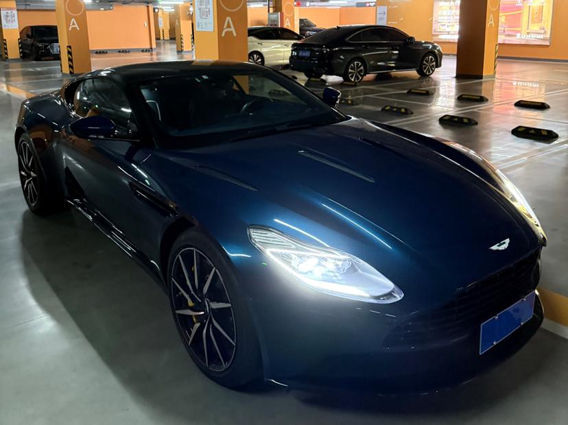Aston Martin Aston Martin DB11