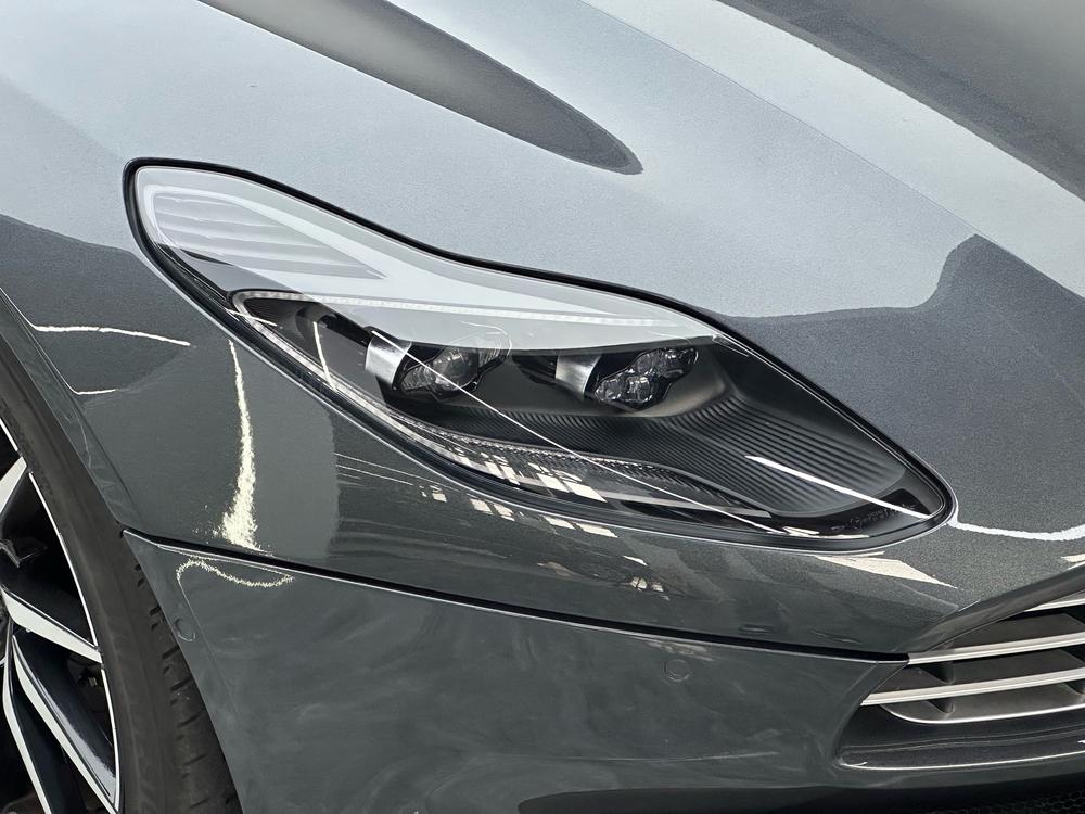 Aston Martin Aston Martin DB11